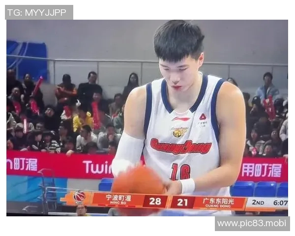 徐昕职业生涯第一次进去全明星首发,听听小伙子咋说 徐昕职业生涯第一次进去全明星首发,听听小伙子咋说