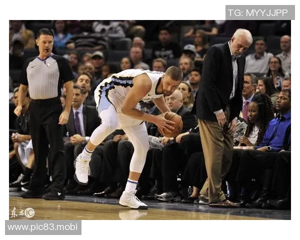 伦纳德:波波维奇全方位影响了我,他帮我筑牢根基并教我赢球 伦纳德:波波维奇全方位影响了我,他帮我筑牢根基并教我赢球